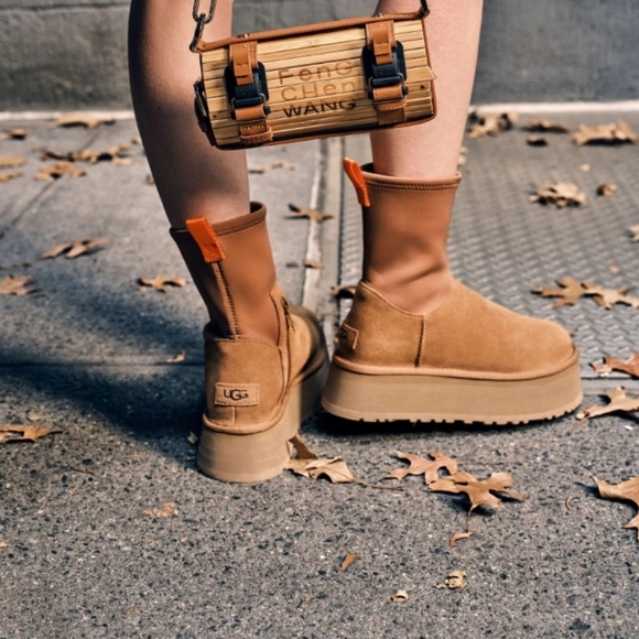 UGG Classic Dipper Platform Boots NEW Chestnut Womens - Picture 9 of 9